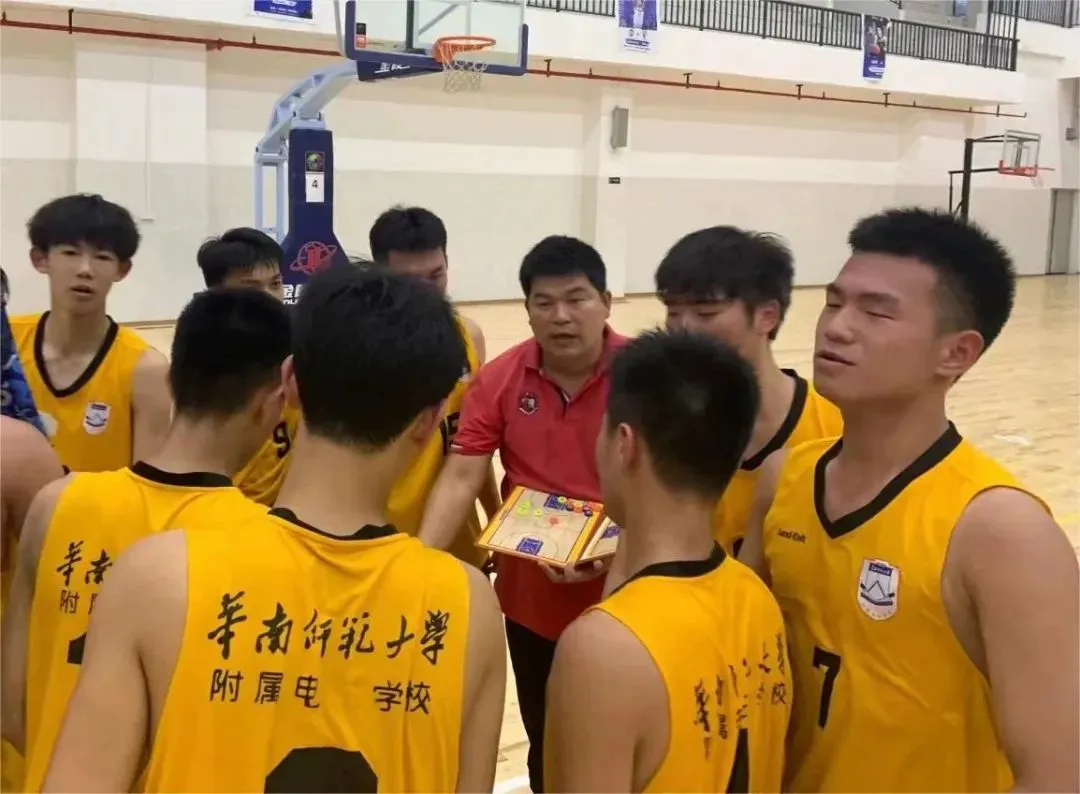 业余篮球爱好者如何通过集训提升技能?_1
